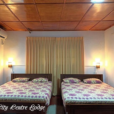 City Centre Lodge Ponnarankulama Exterior foto